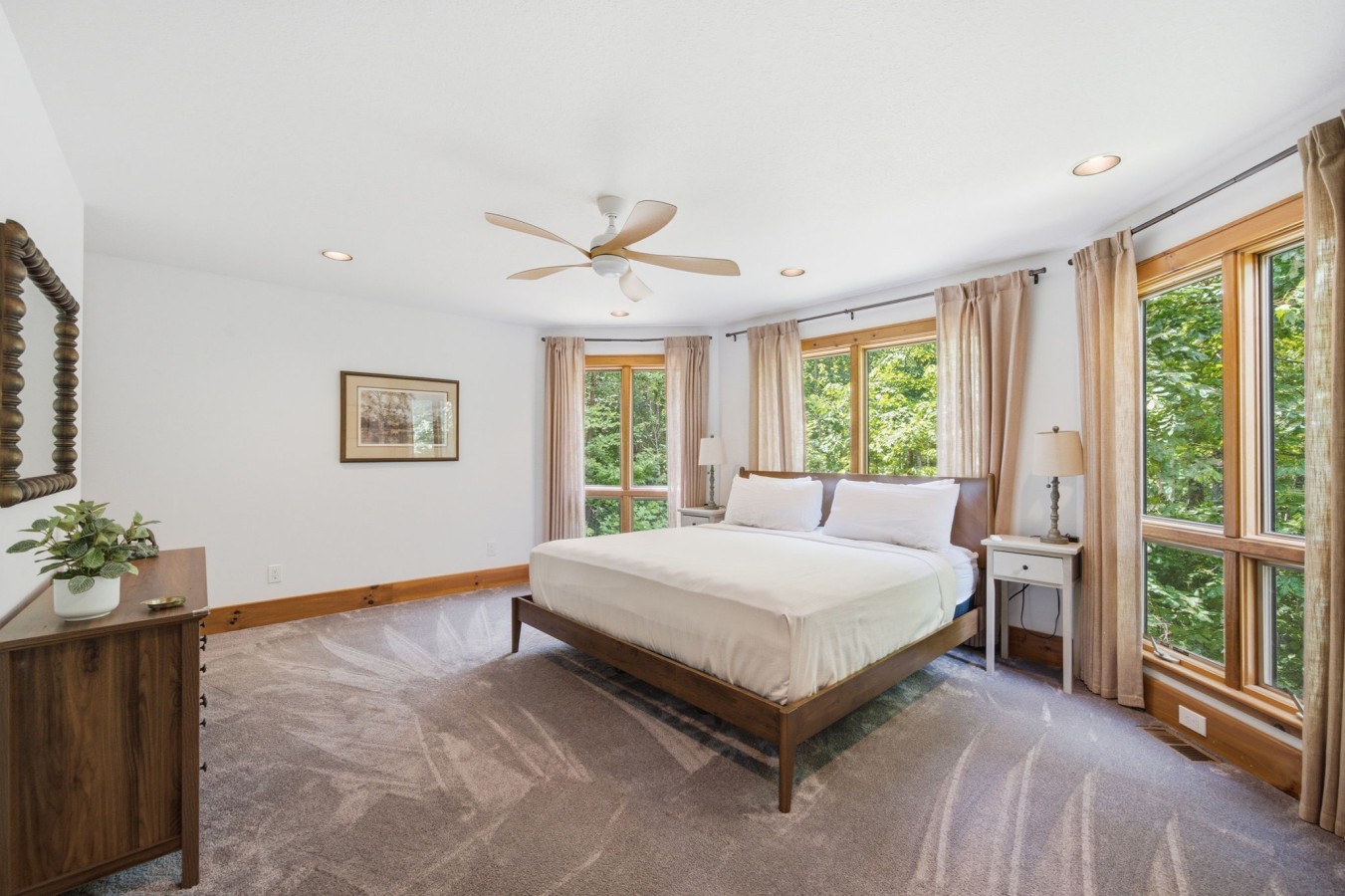 Main-level king suite