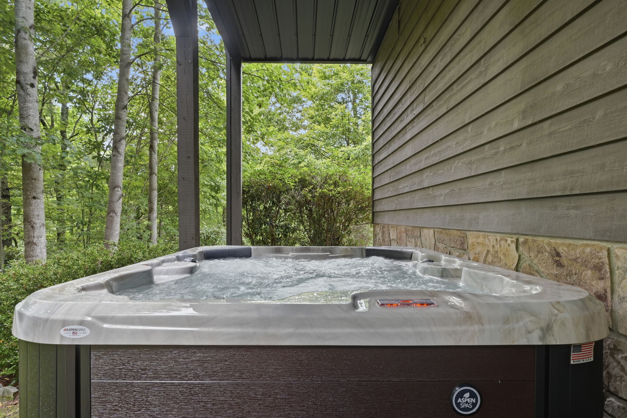 Private hot tub at Fox Hollow